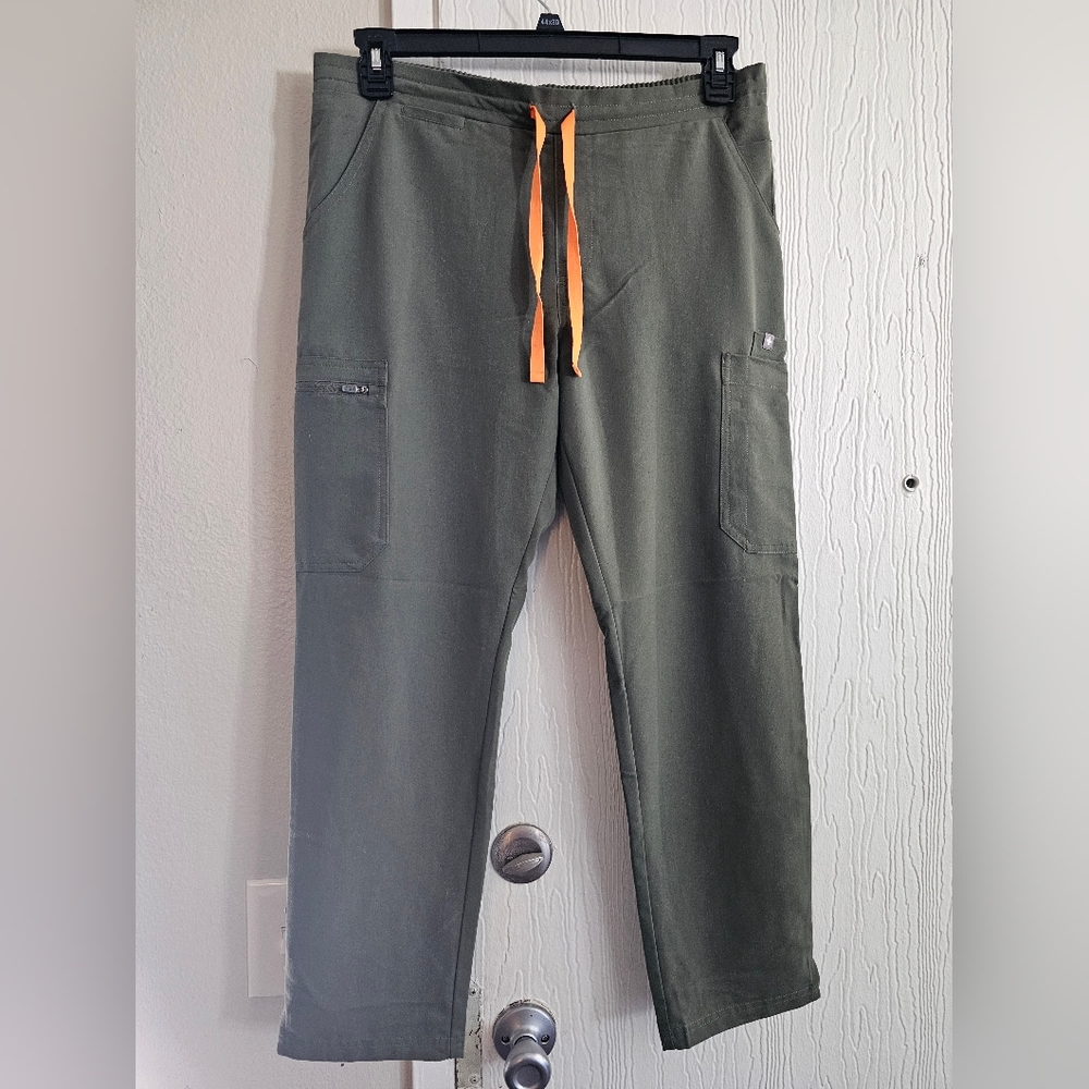 Figs Medium Petite Yola in Moss